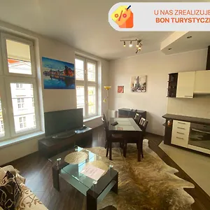 https://ie-apartamenty-apartament-dluga-z-widokiem-na-ratusz.gdanskhotel.org